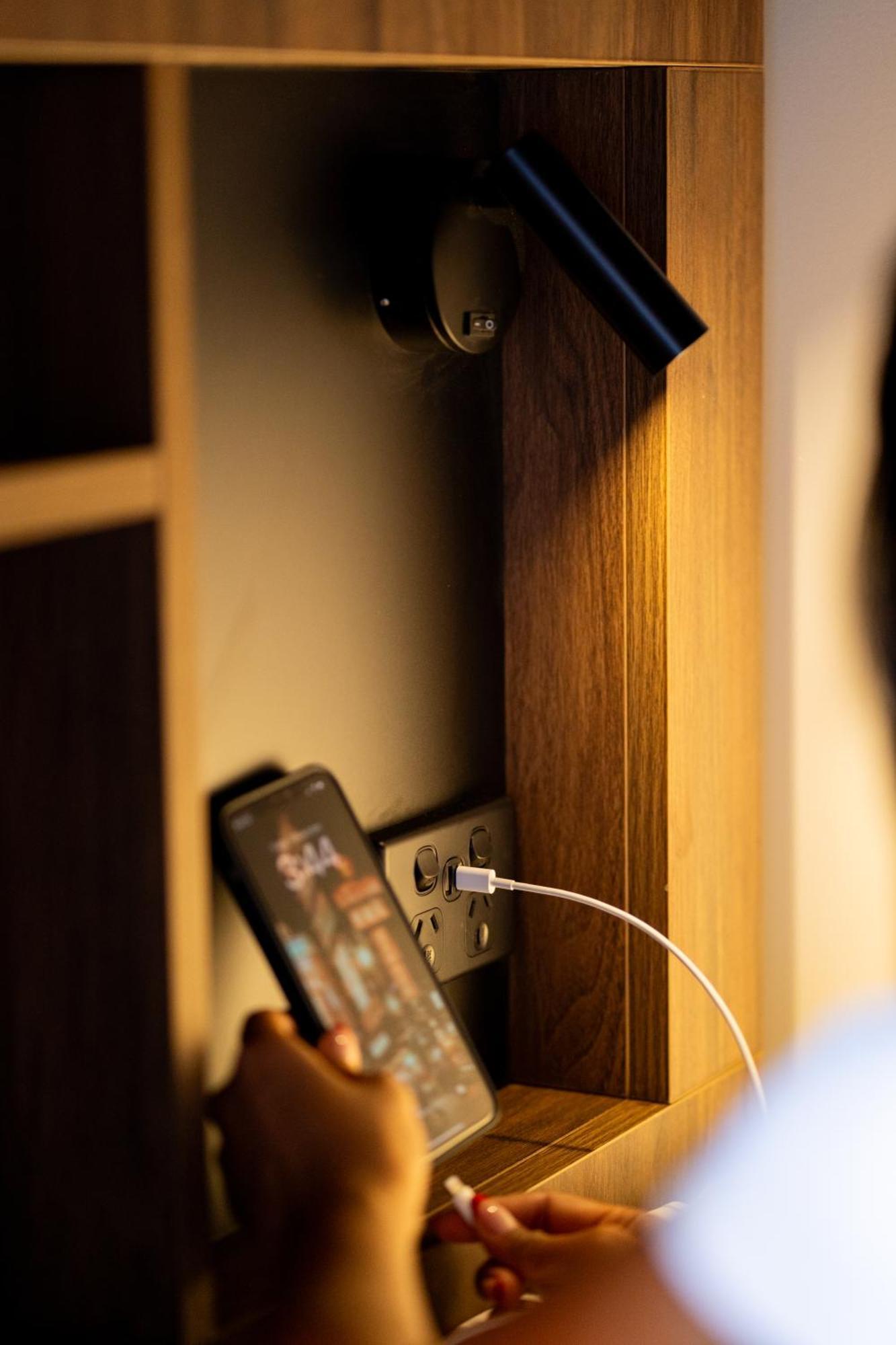 Haka House Christchurch Ngoại thất bức ảnh A phone plugged into a power socket