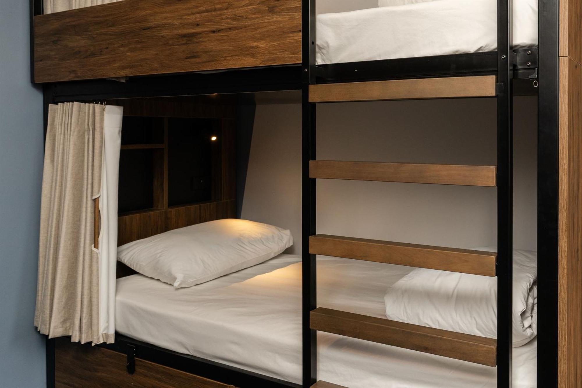 Haka House Christchurch Ngoại thất bức ảnh A bunk bed