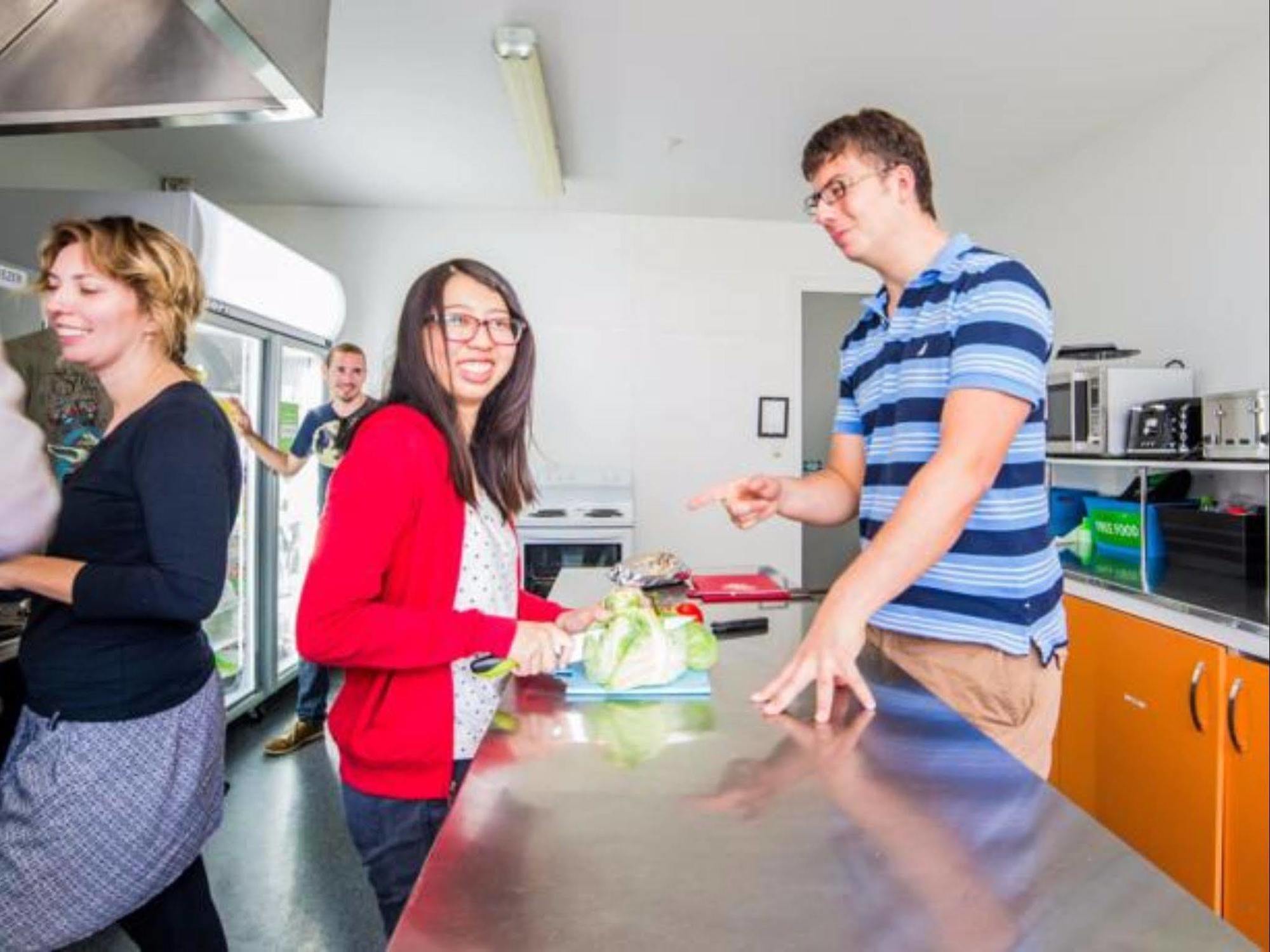 Haka House Christchurch Ngoại thất bức ảnh Students in the kitchen at the Student Union